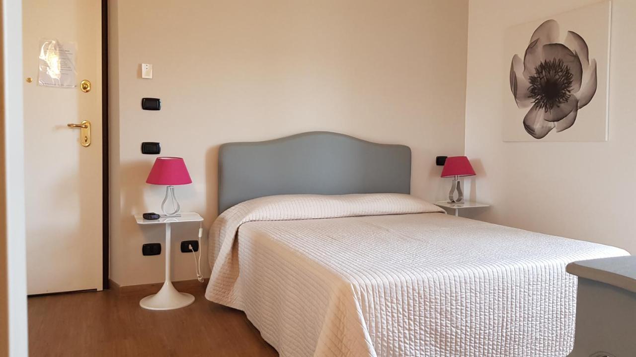 Il Casale Degli Ulivi - Agriturismo - Tenimenti Leone Lanuvio Exteriör bild