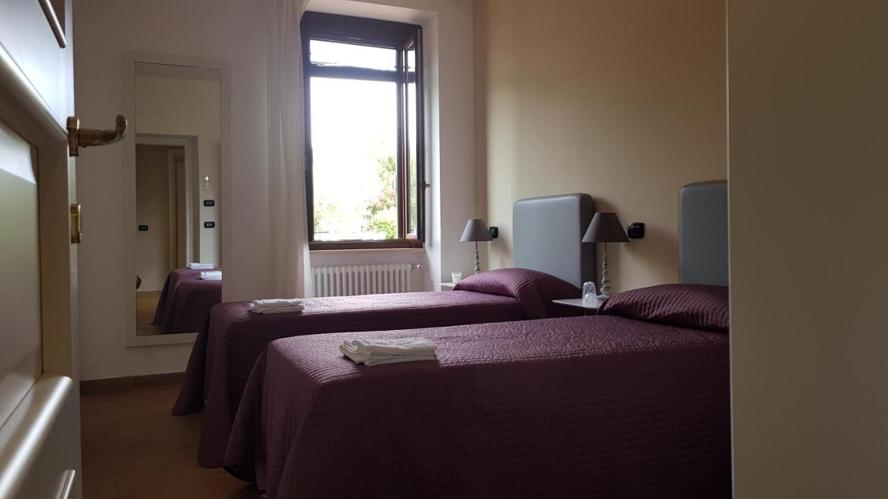 Il Casale Degli Ulivi - Agriturismo - Tenimenti Leone Lanuvio Exteriör bild