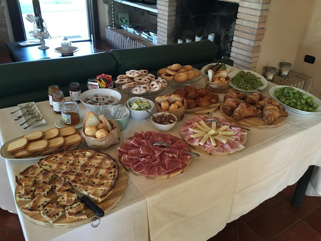 Il Casale Degli Ulivi - Agriturismo - Tenimenti Leone Lanuvio Exteriör bild