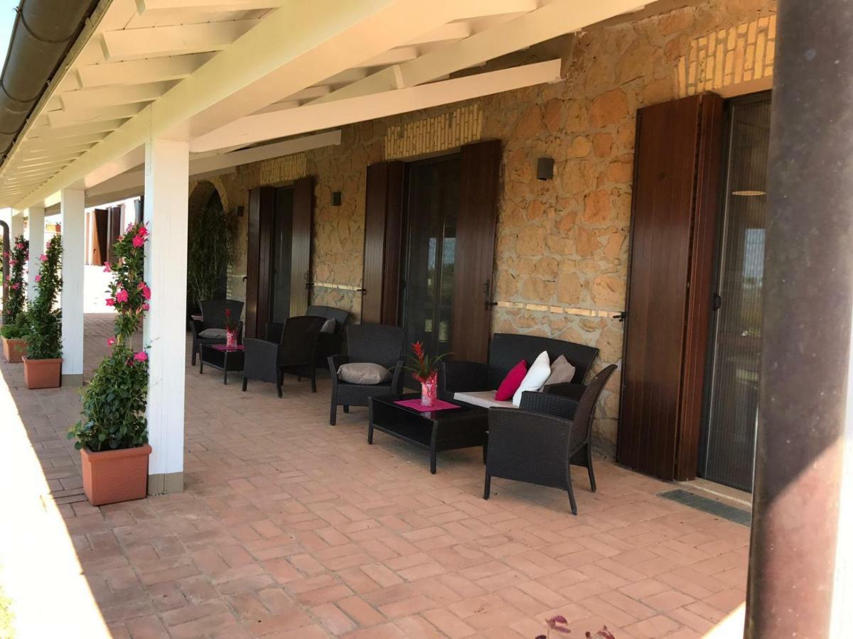 Il Casale Degli Ulivi - Agriturismo - Tenimenti Leone Lanuvio Exteriör bild