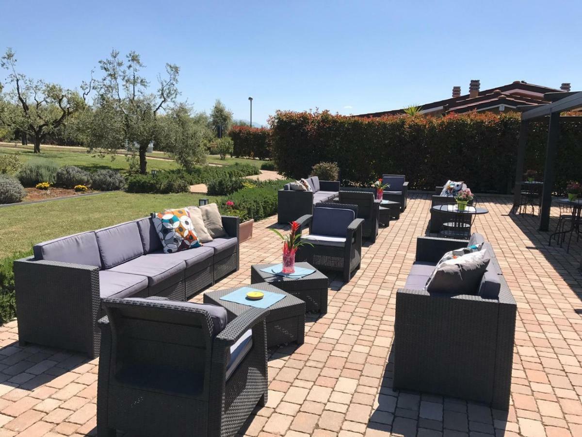 Il Casale Degli Ulivi - Agriturismo - Tenimenti Leone Lanuvio Exteriör bild